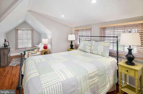 40 Upland Way, Haddonfield NJ 08033-3518 exterior