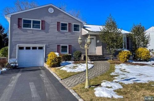26 Gaynor Pl, Ridgewood, NJ 07452-3505