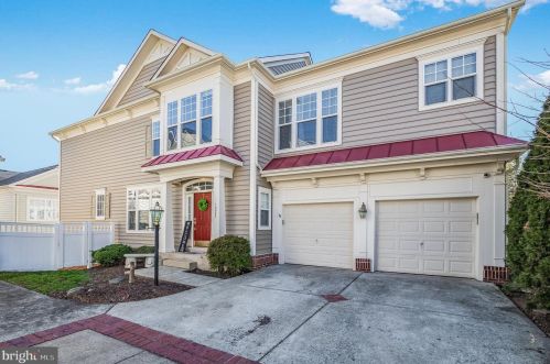 10087 Orland Stone Dr, Bristow, VA 20136-2664