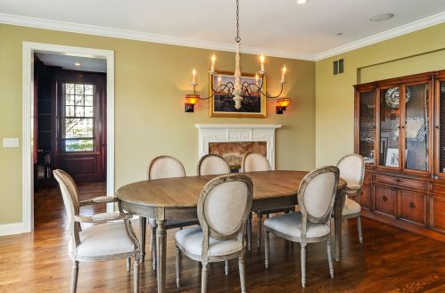 137 Oxford Ave, Willowbrook IL  60514-1151 exterior