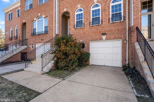 13401 Chatsford Ct, Woodbridge, VA 22191-1300