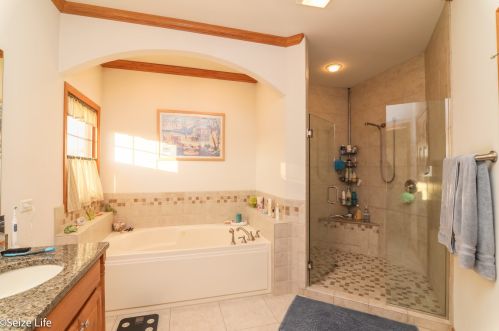 307 Schmidt Dr, Pingree Grove IL  60140-8273 exterior