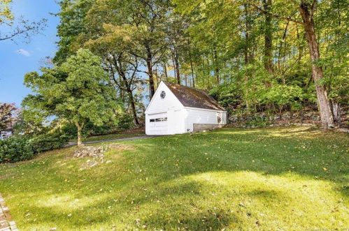 28 Church St, Wilton CT  06897-4903 exterior