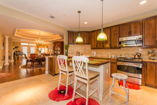 2210 Wickham Ter, Clifton, NJ 07013-7604