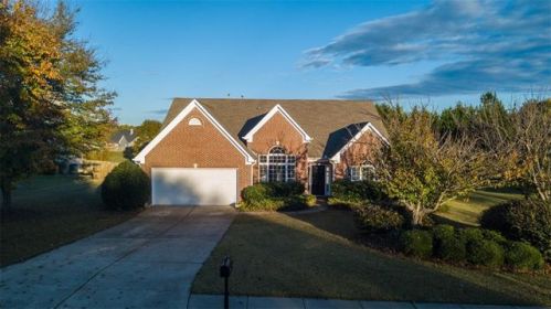 8520 Fieldgrove Ct, Gainesville, GA 30506-4847