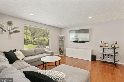 5808 Heming Ave, Springfield VA  22151-2716 exterior