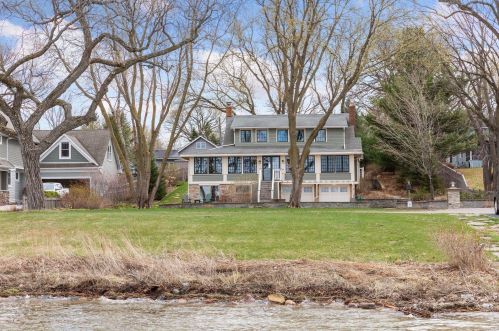 5251 Bald Eagle Blvd, Saint Paul MN  55110-6532 exterior