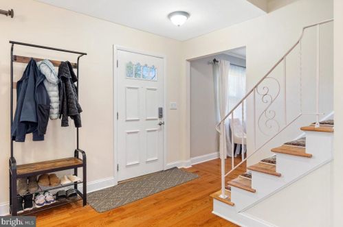 73 Robert Rd, Princeton NJ  08540-5343 exterior