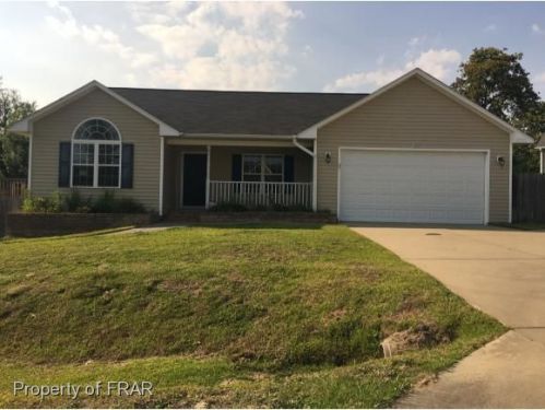 405 Copper Creek Dr, Raeford, NC 28376-6974
