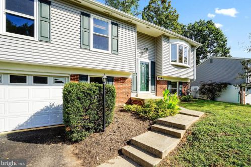 5594 Shannon Ct, Woodbridge, VA 22193-3511