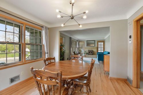 1372 Hazel St, Saint Paul MN  55119-4507 exterior