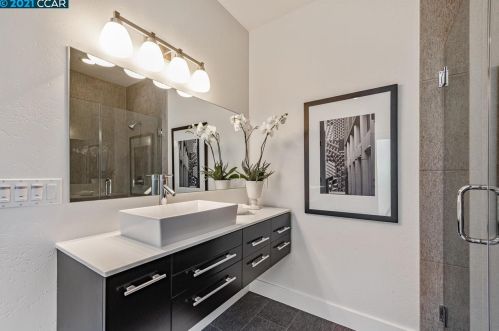 1790 Ruth Dr, Concord CA  94523-2942 exterior