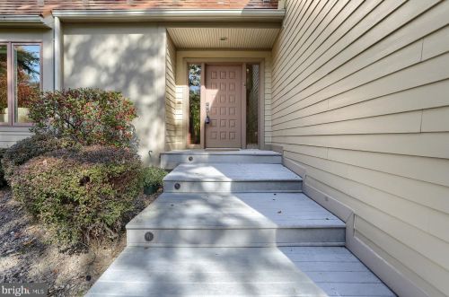 4080 Deer Run Ct, Harrisburg, PA 17112-1072