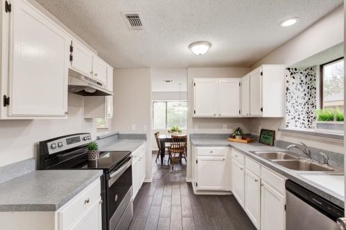 6412 Bramble Dr, Fort Worth TX  76133-4304 exterior
