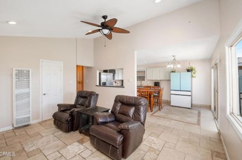 1540 Birch St, Oxnard, CA 93035-2711