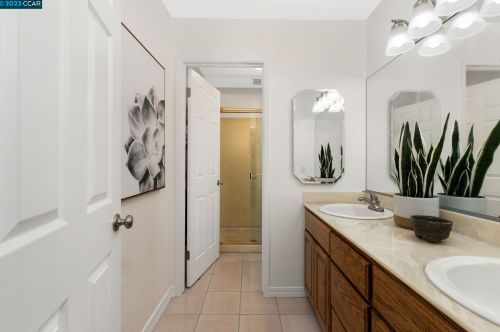 133 Chianti Pl, Concord CA  94523-2084 exterior