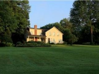 8 Seabury Pl, Waterbury, VT 05676-1106