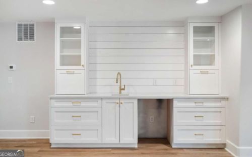 2731 Arden Rd, Atlanta GA  30305-1913 exterior