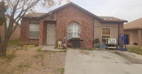 457 Valle Blanco Dr, El Paso, TX 79927-3905