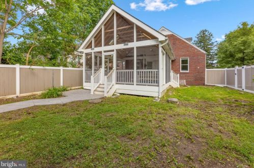 821 Bonifant St, Silver Spring MD 20910-5530 exterior