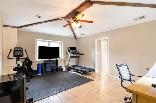 2242 Woodcreek, Carrollton TX 75006-1925 exterior