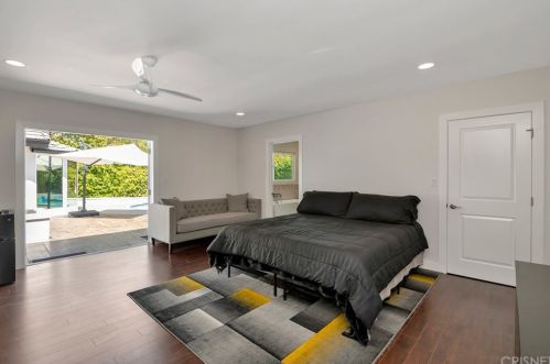 3634 Royal Woods Dr, Van Nuys CA  91403-4214 exterior