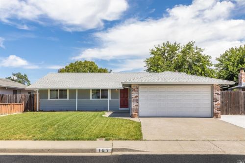 197 Georgetown Dr, Vacaville, CA 95687-5751