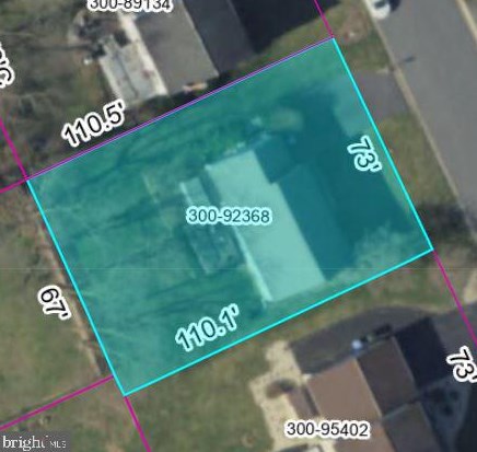 330 Barberry Dr, Lancaster PA  17601-1360 exterior