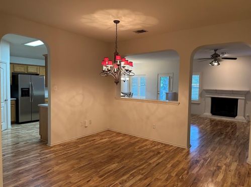 4616 Chesney Ridge Dr, Austin TX  78749-1136 exterior