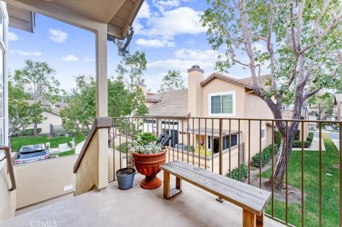 537 Hollydale Ln, Anaheim, CA 92808-1931