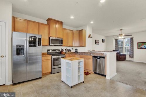 34 Ctr St, Hanover PA 17331-2828 exterior