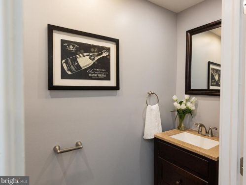 328 Walnut St, Lancaster PA  17602-2404 exterior