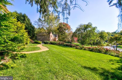 150 Bentley Ln, Lancaster PA  17603-6223 exterior