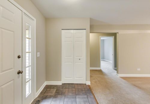 1131 Andover Ct, Naperville, IL 60563-3301