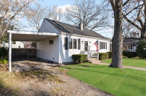 47 Lincoln Ave, Warwick RI  02888-5953 exterior