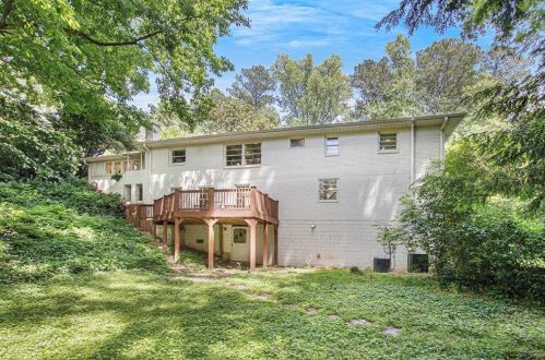 4142 Haverhill Dr, Atlanta GA  30342-3818 exterior
