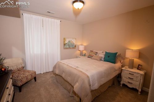 1174 Ptarmigan Dr, Woodland Park CO 80863-8005 exterior