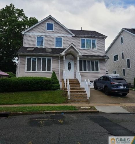 88 Maple Ave, Metuchen, NJ 08840-1358