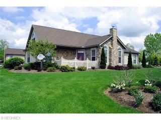 210 Sandover Dr, Aurora, OH 44202-8774