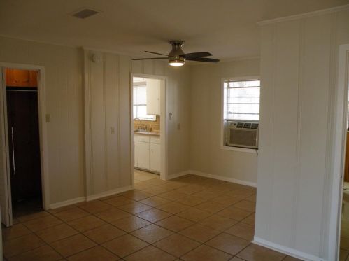 1412 22nd St, Huntsville, TX 77340-5045
