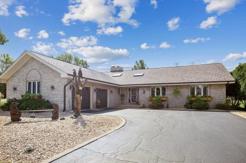 7617 Mcintosh Dr, Orland Park, IL 60462-1817