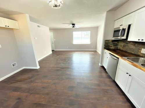 1221 Fairmont St, Irving TX  75062-6653 exterior