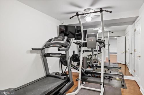 3 Kings Ln, Tavistock NJ 08033-1230 exterior