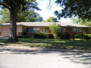 318 Fairview Ave, Blackwell, OK 74631-5108