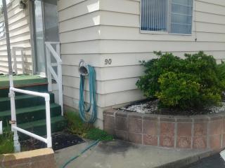 90 Pheasant Ln, Oceanside, CA 92057-6419