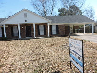 2808 Emerald St, Memphis TN  38115-1808 exterior