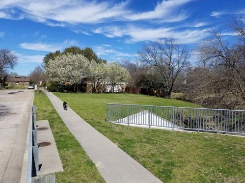 1714 Gateway Dr, Garland TX  75040-8208 exterior