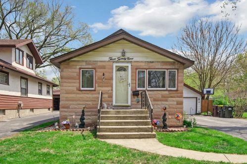 329 Schwab St, Thornton, IL 60476-1342