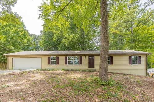 527 Johns Way, Lilburn, GA 30047-2727