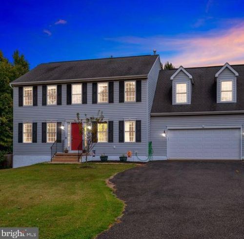 8901 Ridgecrest Ct, Fredericksburg, VA 22408-1744